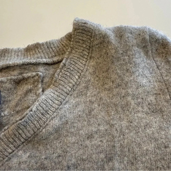 Kristensen Du Nord-Vneck-Sweater-Grey-Cashmere/Wool- Fall-Soft-Cozy-Italy-Size 1 - Picture 6 of 15